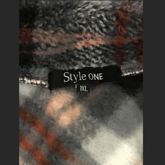 Brown plaid Style One fleece jacket - Picture 5 of 9